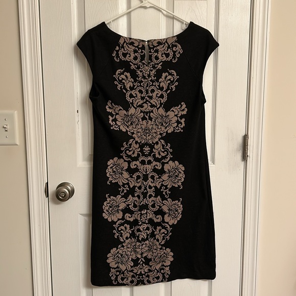 S.L. Fashions Black Cap Sleeve Knit Dress Cream Floral Pattern Size 14 EUC - Picture 2 of 8